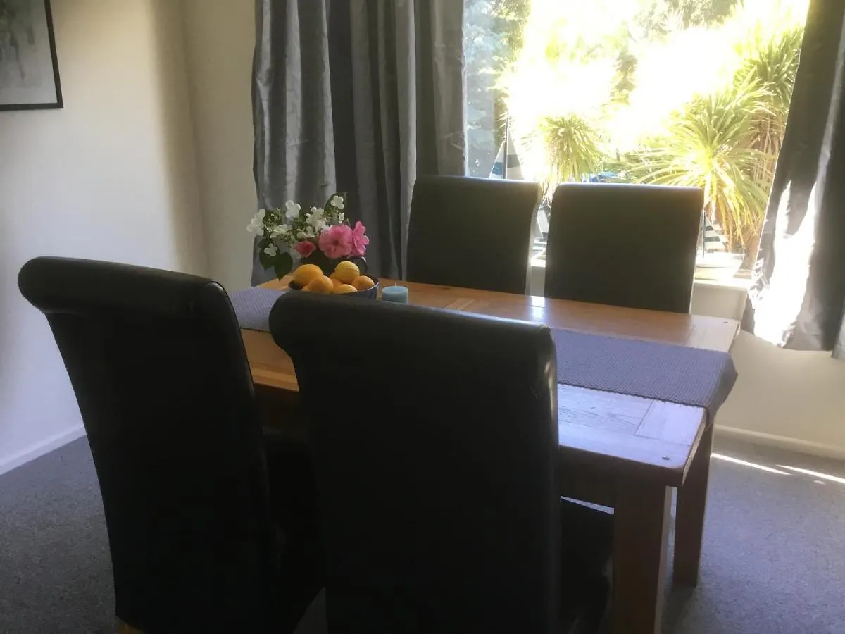 Antares Homestay Renwick 3*,